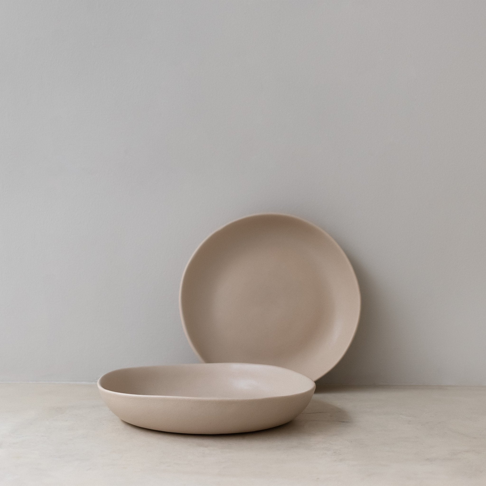 Trend_ING Acacia Stone Platter shale colour stacked