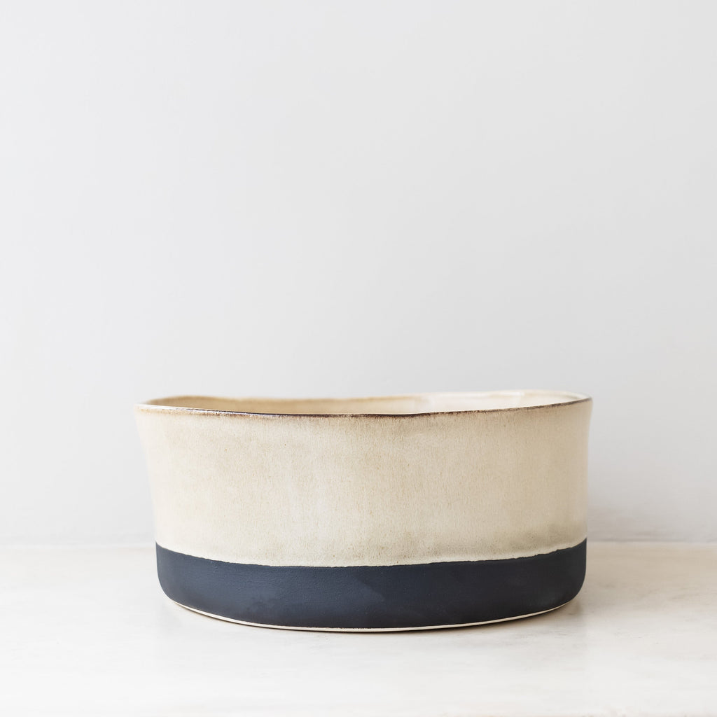 Trend_ING_Bianca_bowl_in_basalt