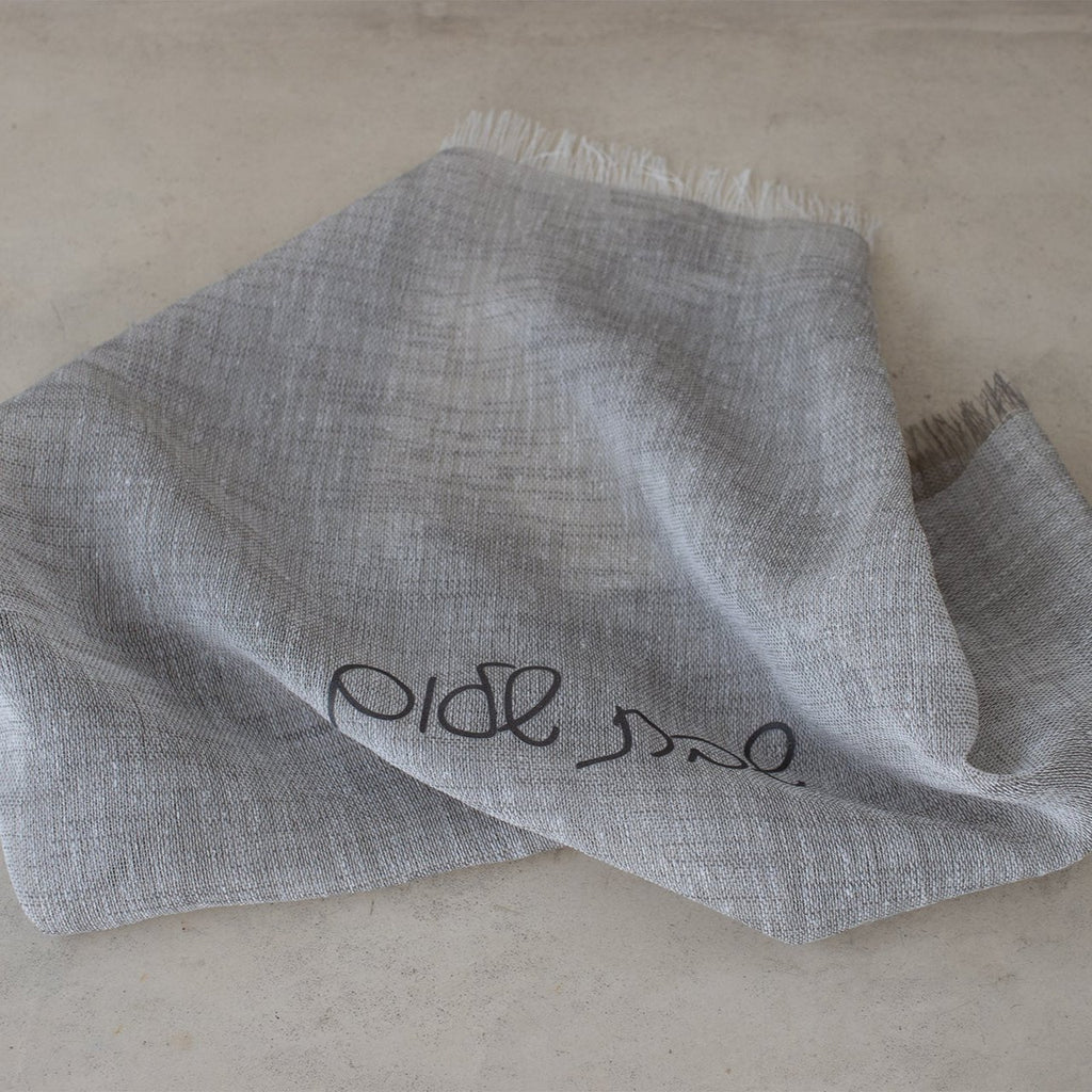 Trend_ING_Challah_Covers_Shabbat_Shalom_modern_print_-_Charcoal_flatlay