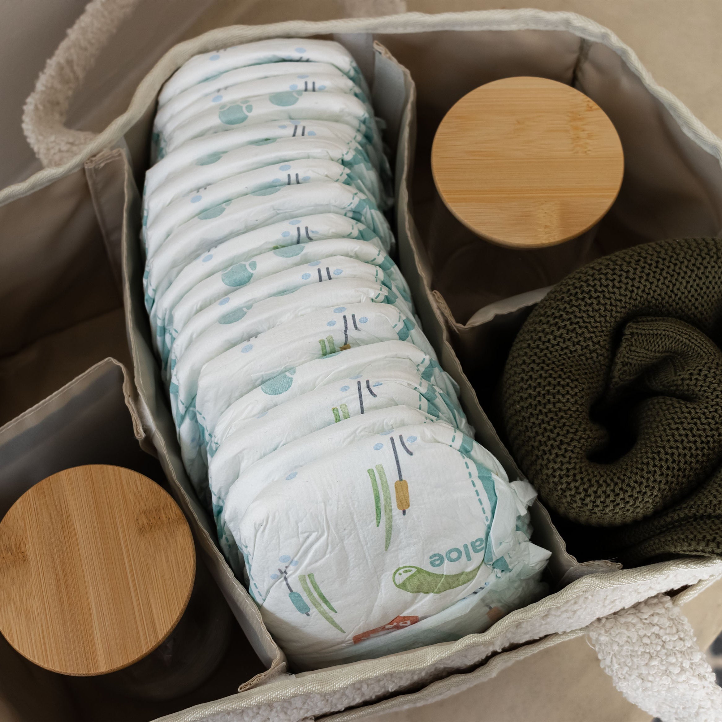 Trend_ING_Fleece_baby_changing_bag_with_nappies