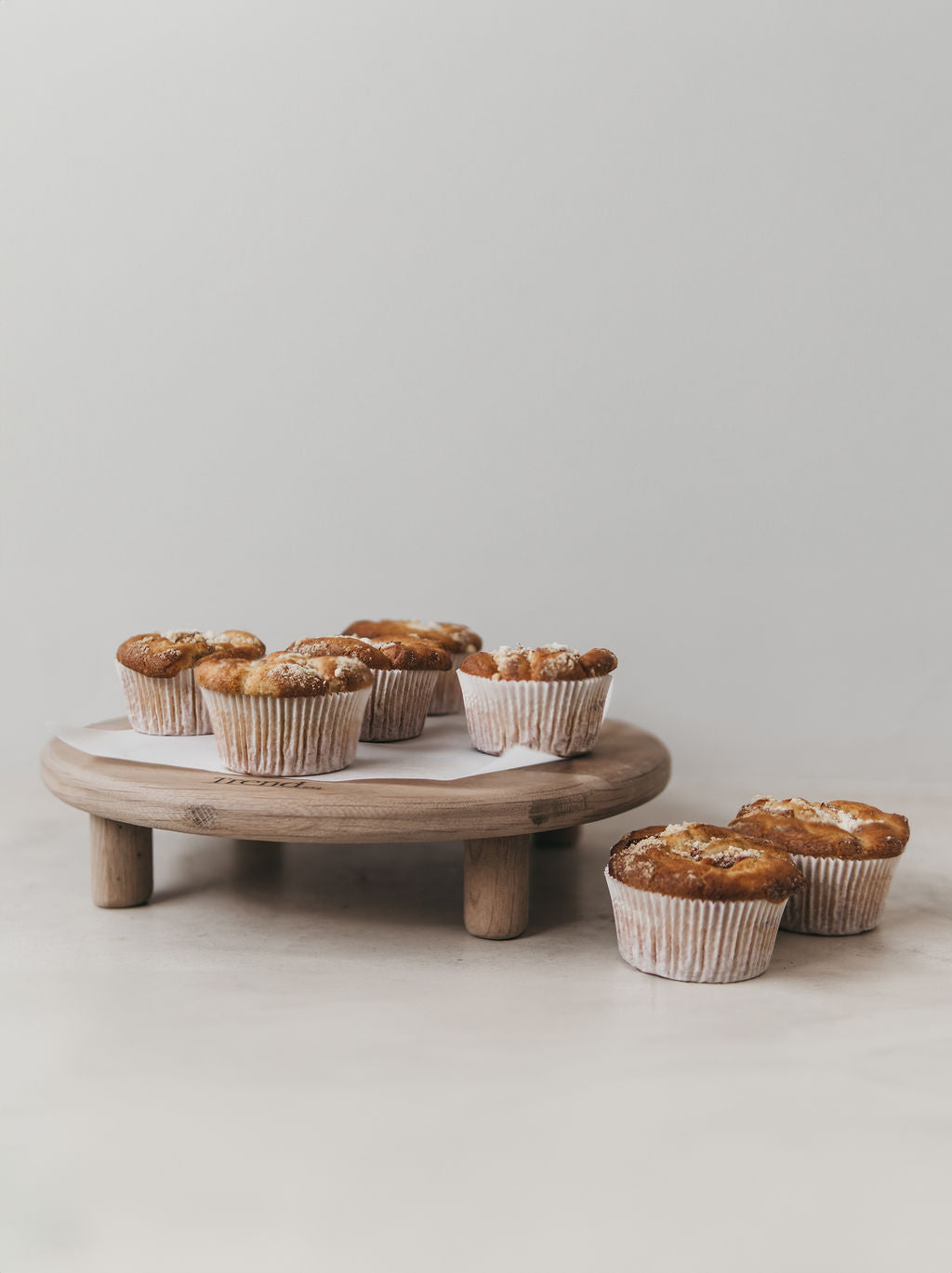 Oak Stand & Apple Muffins Gift
