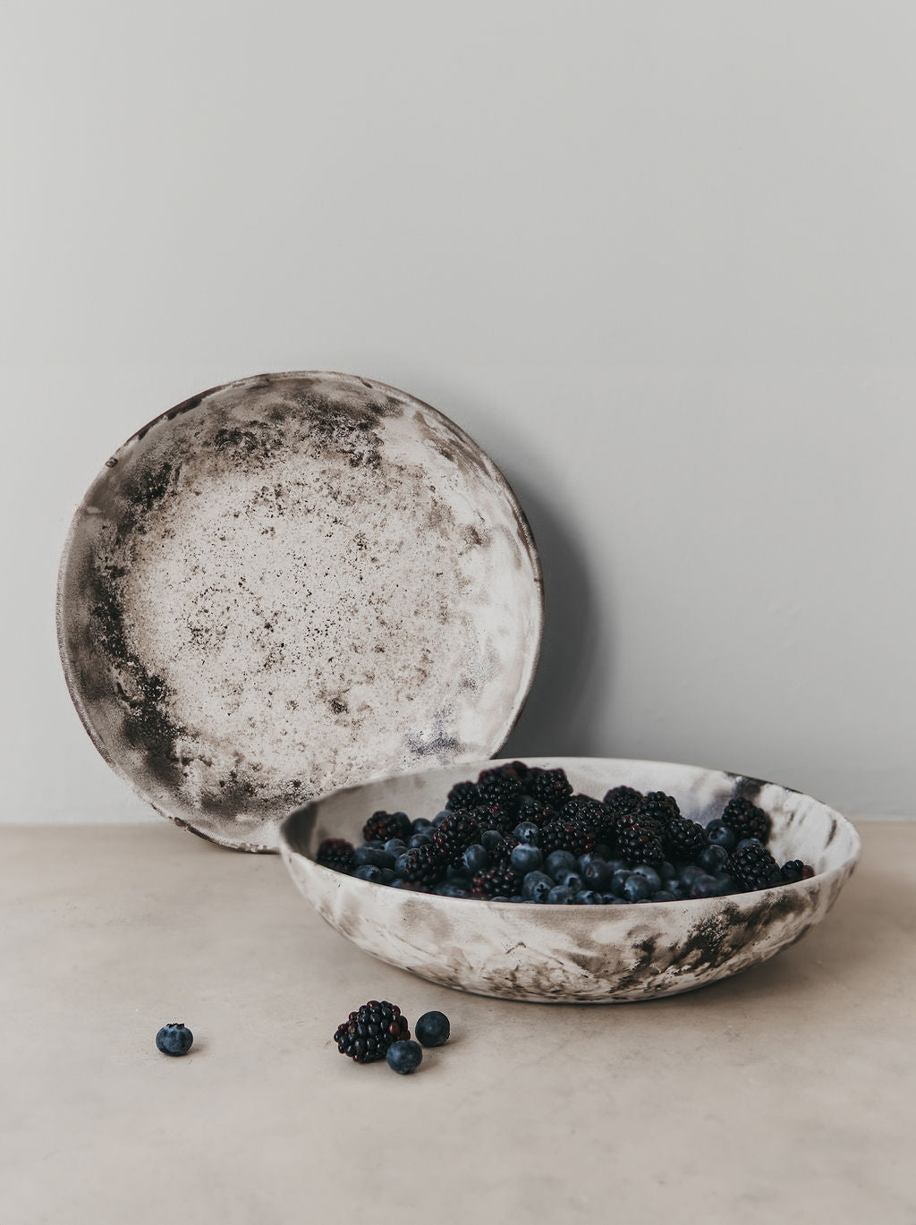Cafe stone salad bowl