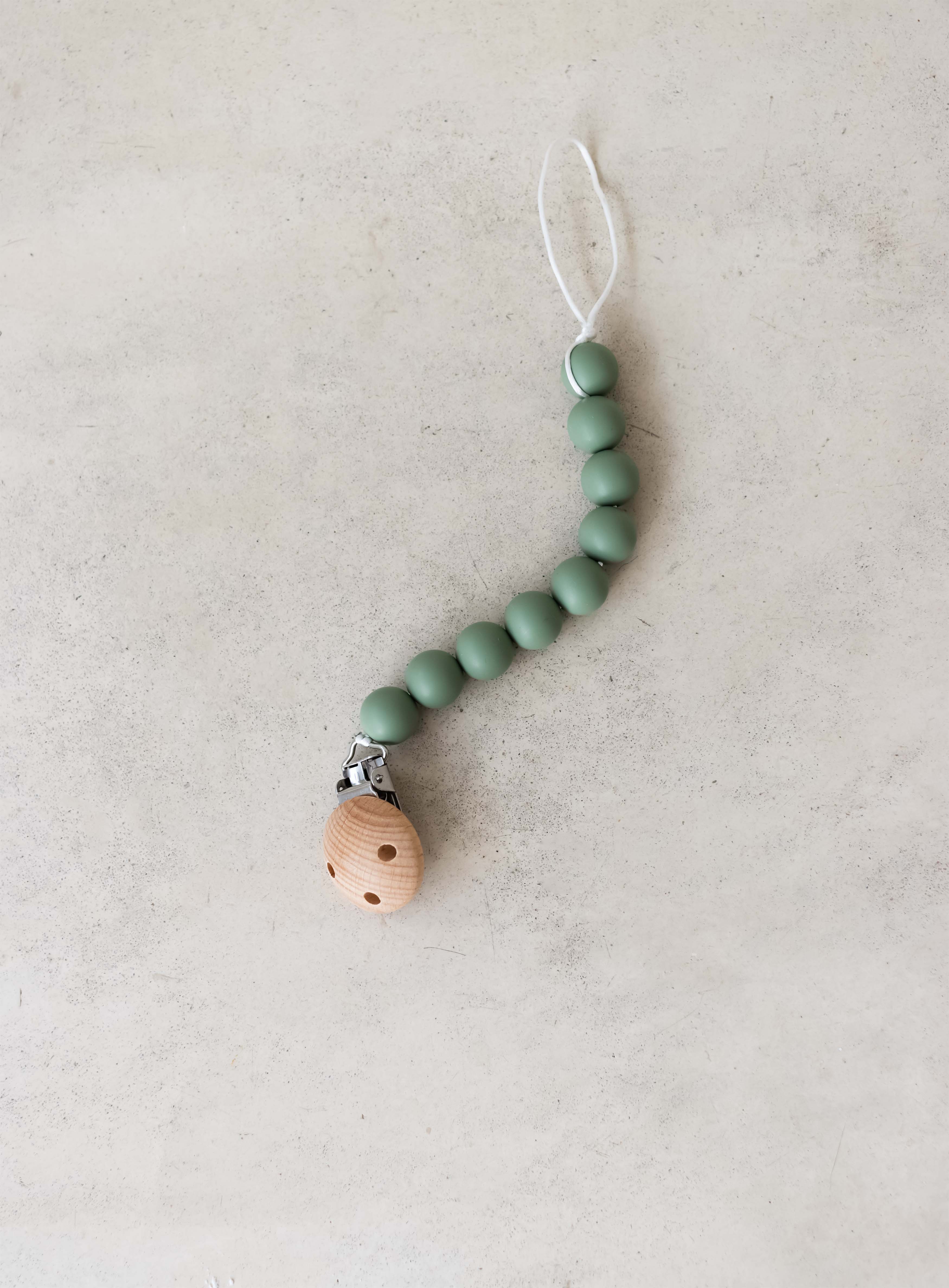 Trend_ING_Siliconebabydummyclip_sage green beads