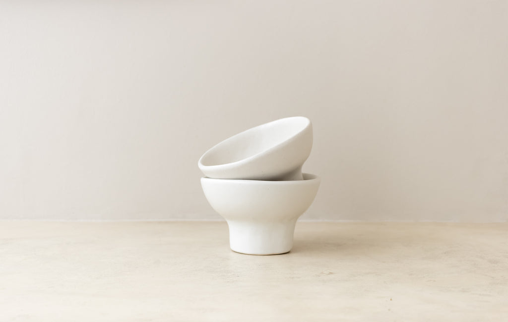 Ceramic clay-footed bowl