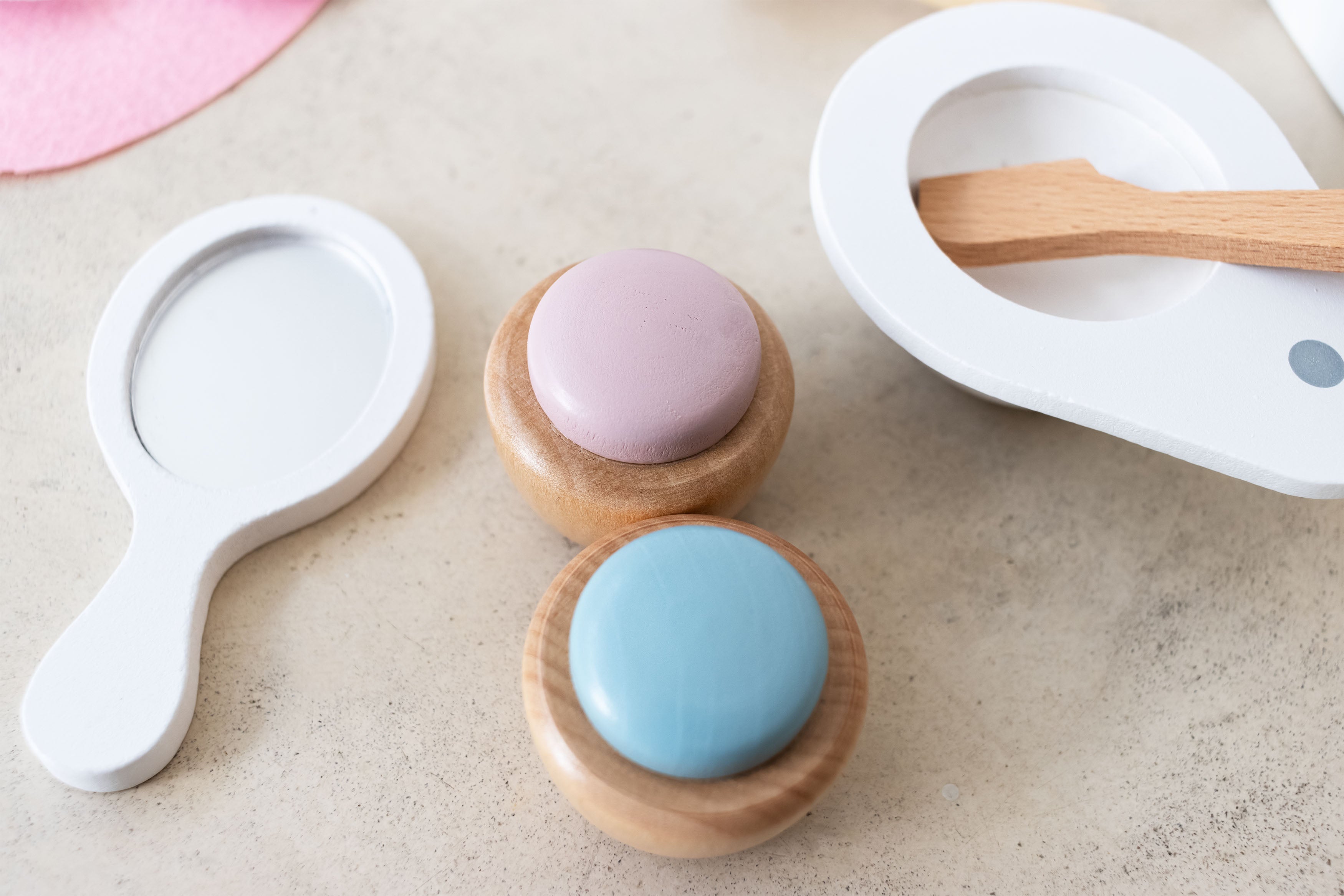 Trend_ING_Wooden_spakit_for_kids_close_up