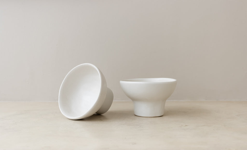 Ceramic clay-footed bowl