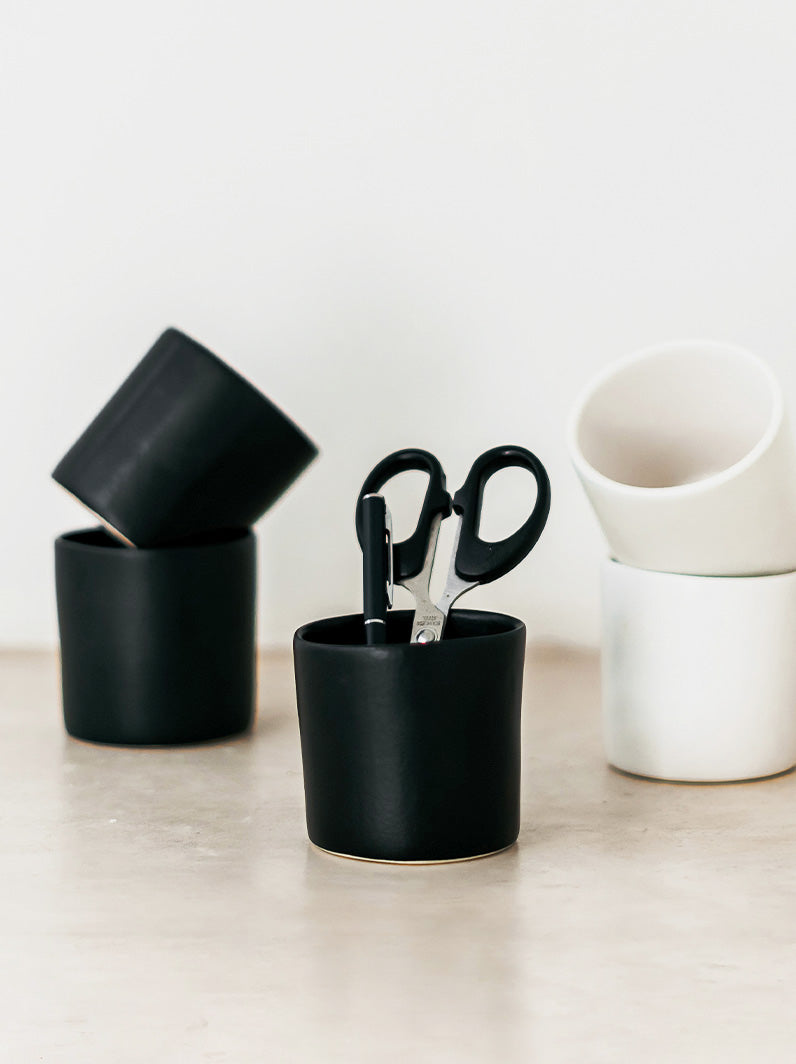 Stone beakers for organisation