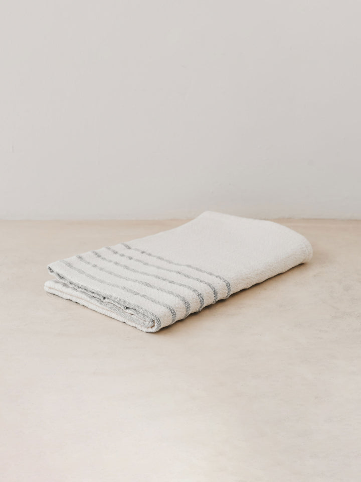 Trend-ings Handwoven summer baby blanket in Grey Colour