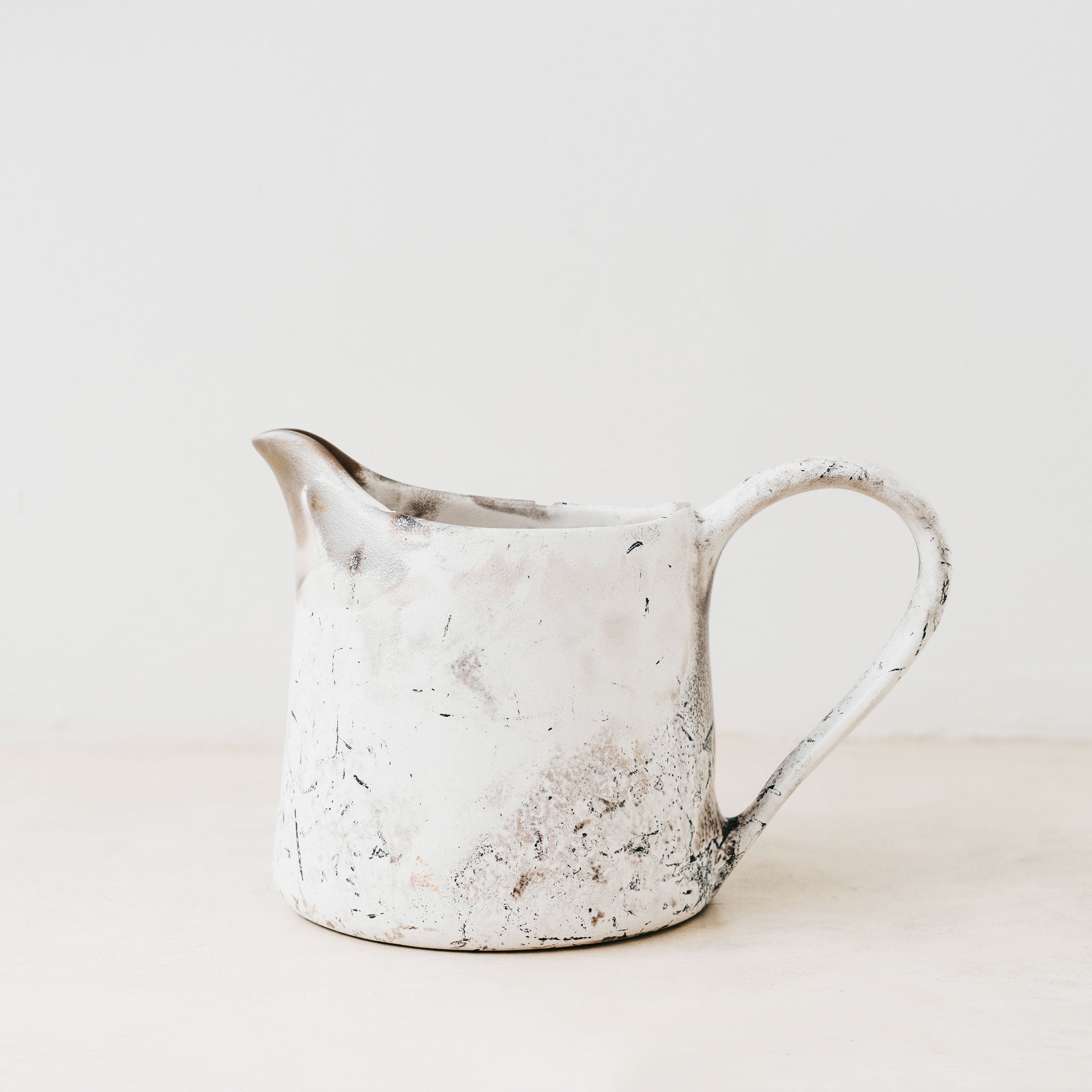Coco stone jug