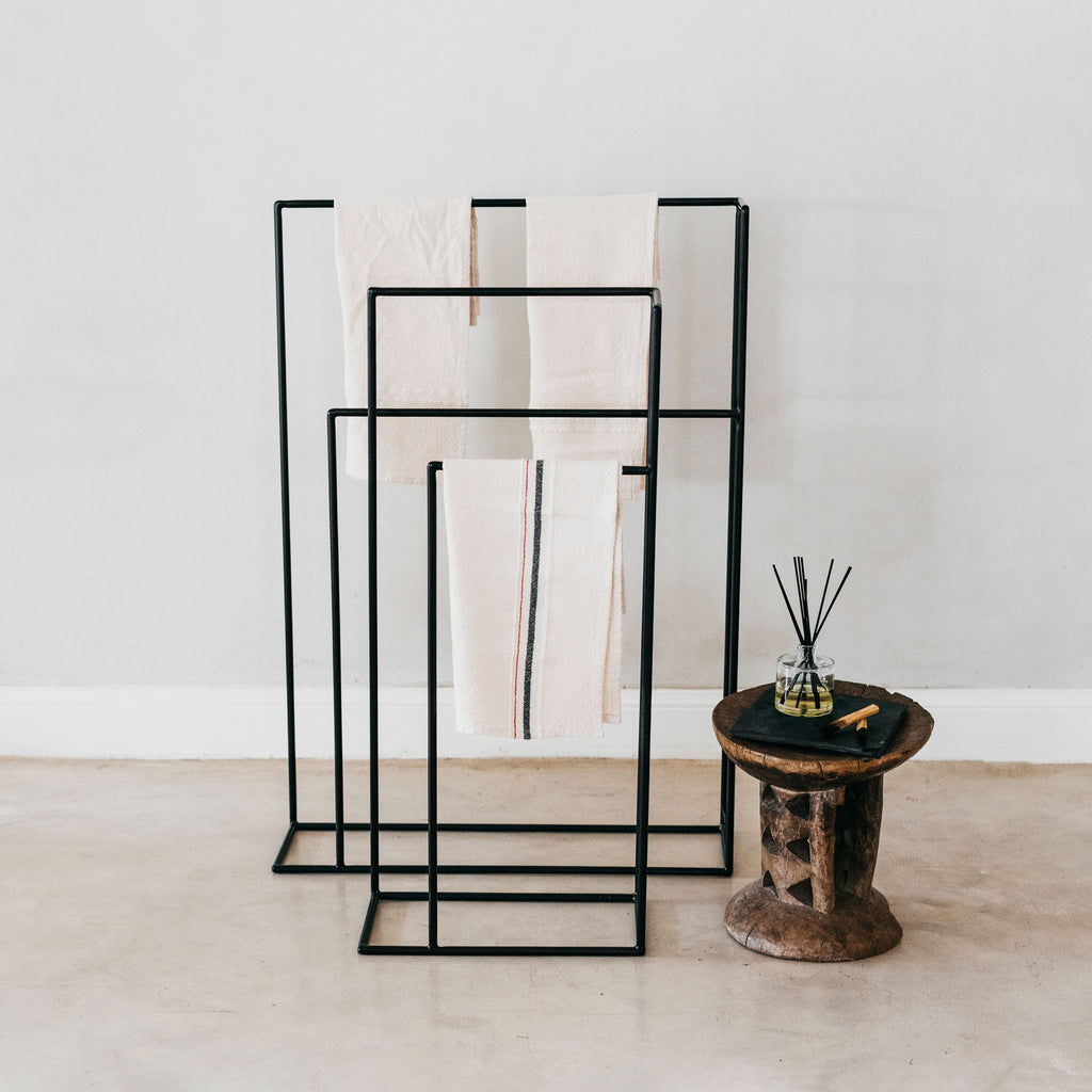 Trend-ings steel free-standing towel holder