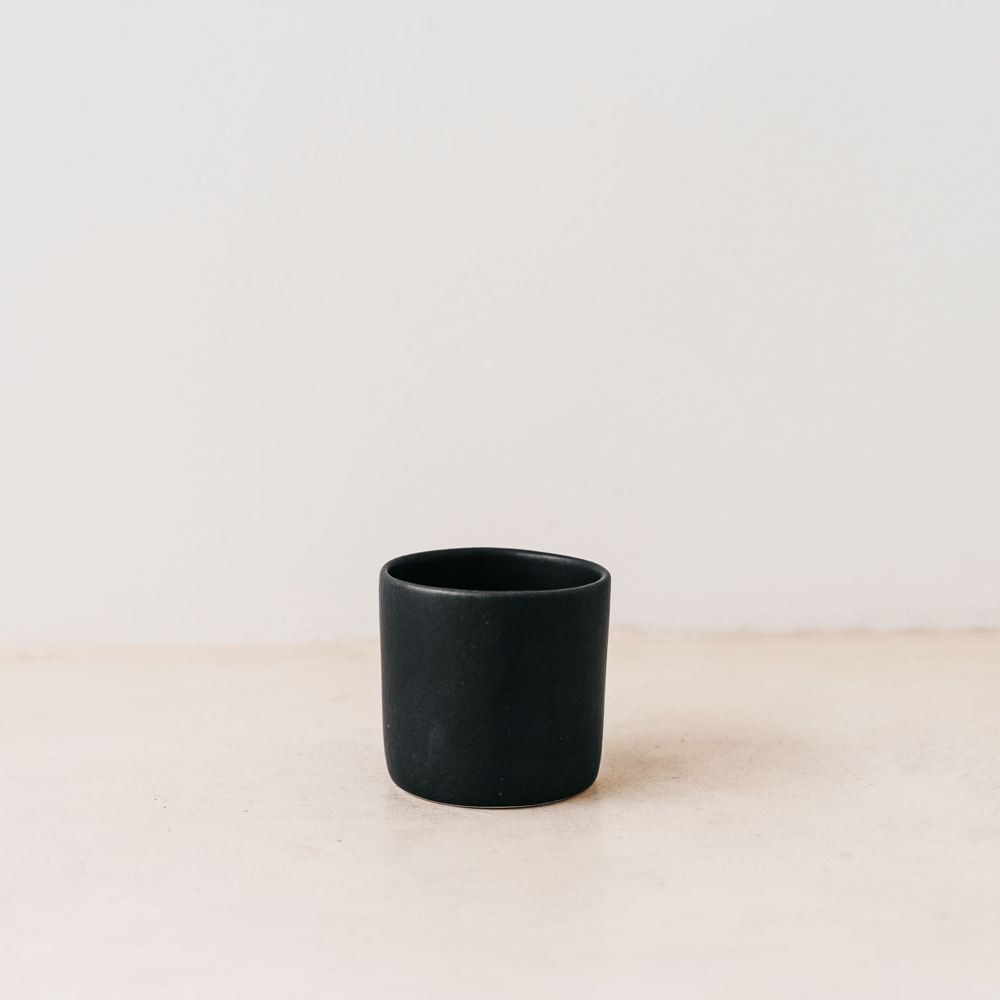 Stone beakers for organisation