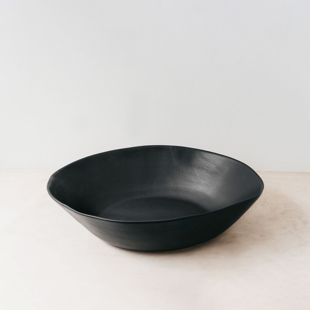 Trend-ings Acacia deep stone serving bowl in coal colourway