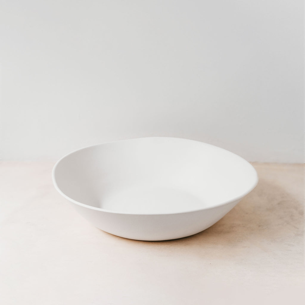 Trend-ings Acacia deep stone serving bowl in milk colourway