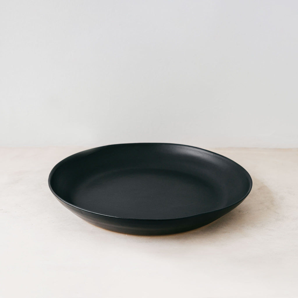 Trend-ings Acacia flat stone platter in coal colour
