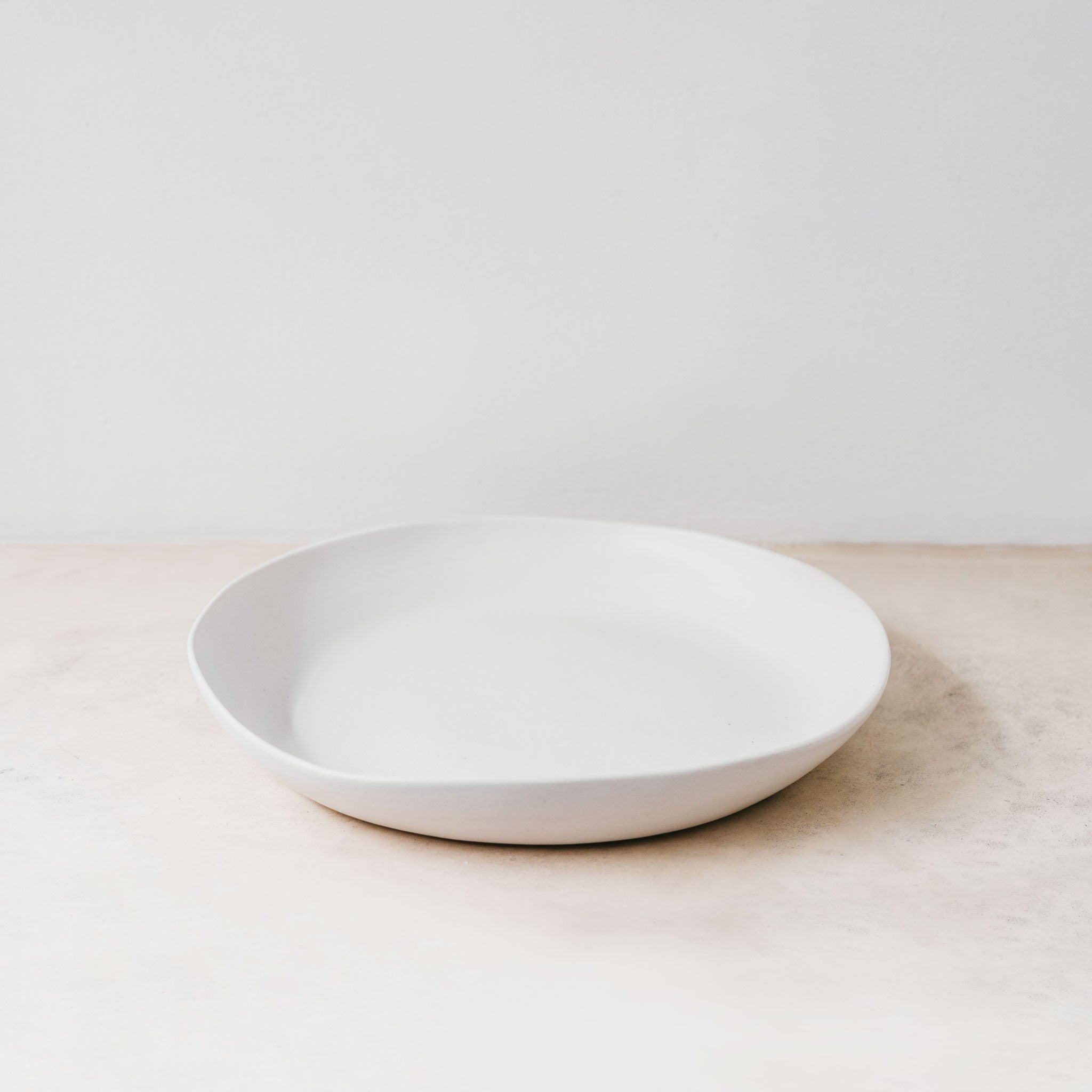 Trend-ings Acacia flat stone platter in speckled white